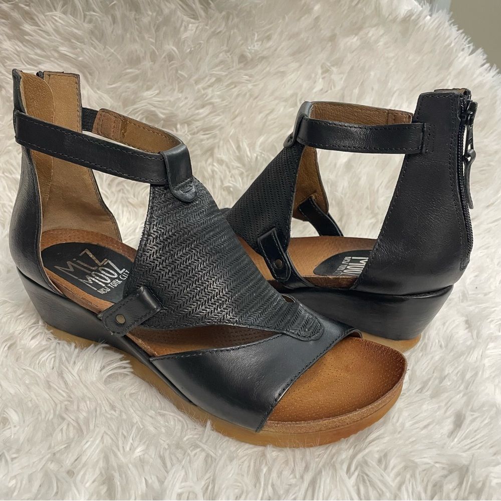 Miz Mooz Maisie black wedge leather sandals back zip size 40 /US 9-9.5